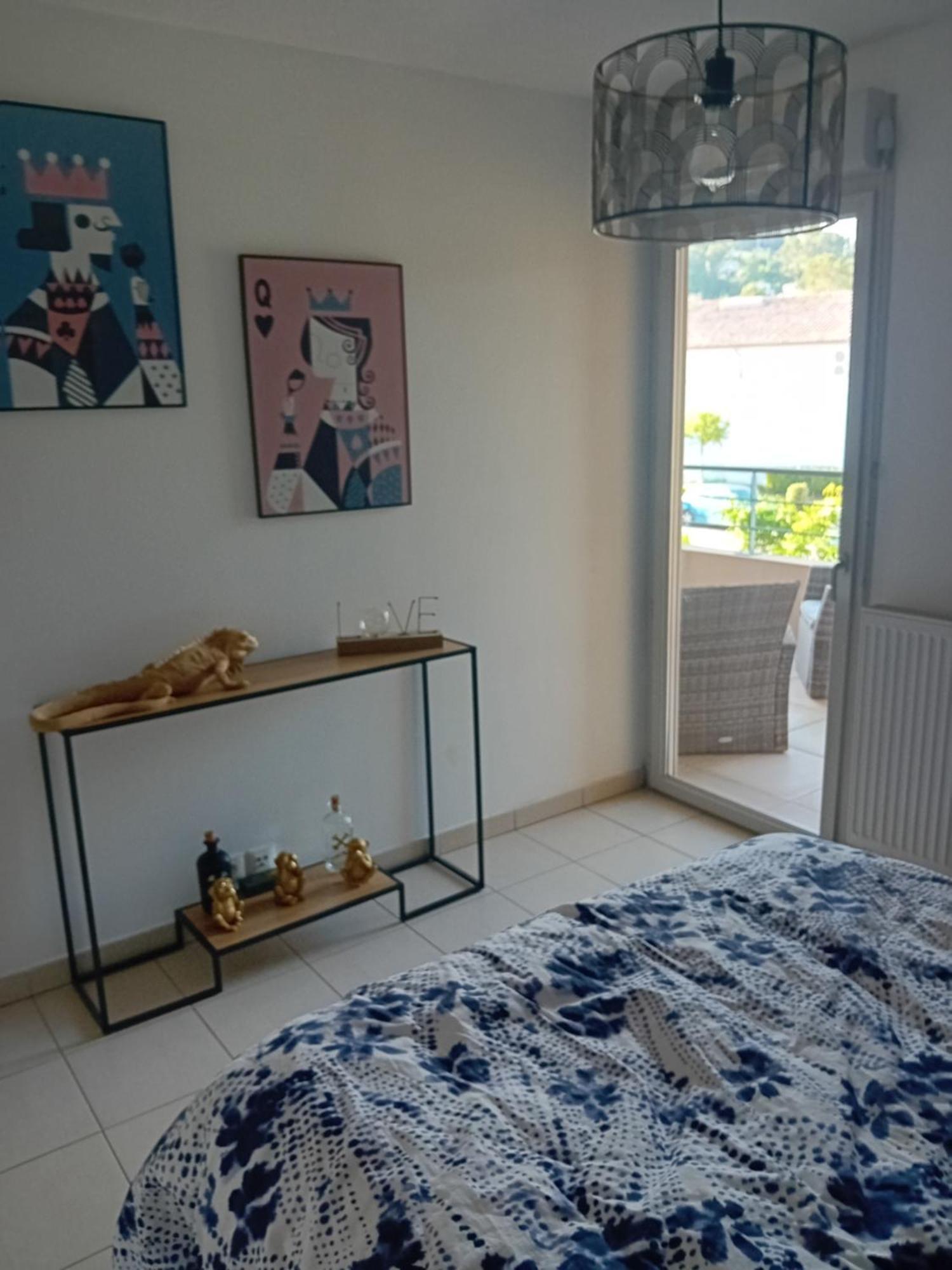 Superbe Appartement T2 Cuers Exterior photo